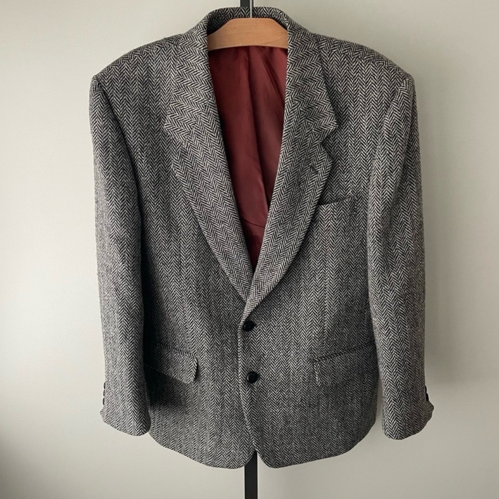 Elegant Gray Herringbone Blazer